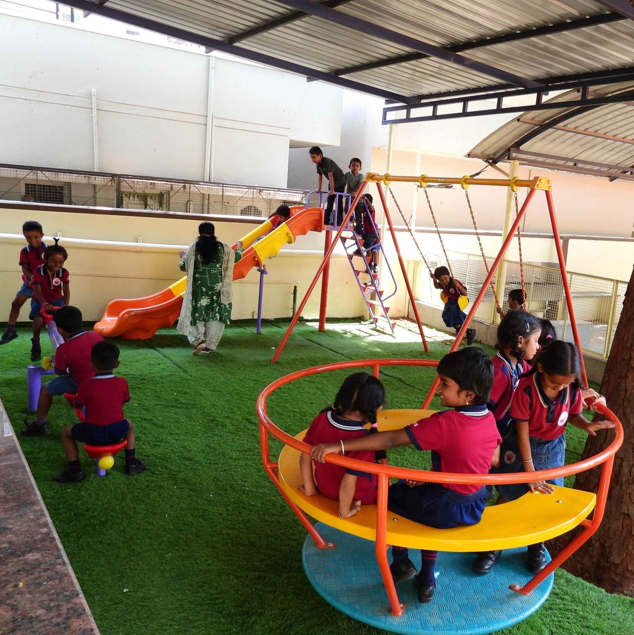Schools with big playgrounds, Schools with extra curriculum activities, Sports School