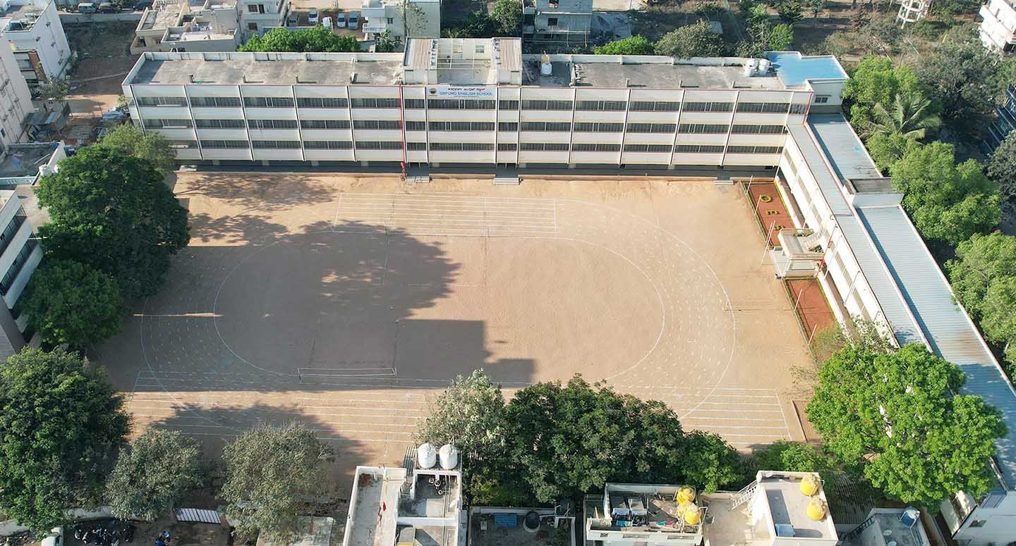 Schools with big playgrounds, Schools with extra curriculum activities, Sports School